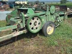 John Deere 14T Square Baler with Manual