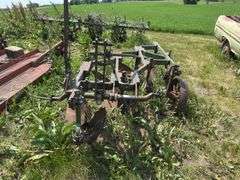 John Deere Plow - 4 Bottom, 3pt,