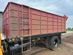 Ford 900 Grain Truck with Westerfield Auger