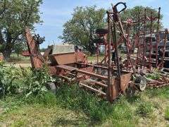International 400 6-Row Planter