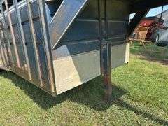 TravAlong Livestock Trailer, 1991 Gooseneck, 20ft x 82in