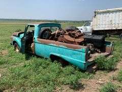 Ford F-250 Custom Cab Pickup Truck - Project/Parts Truck