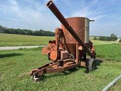 Farmhand Feedmaster Feed Wagon H805-A Model