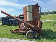 Farmhand Feedmaster Feed Wagon H805-A Model