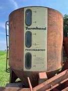 Farmhand Feedmaster Feed Wagon H805-A Model
