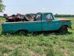 Ford F-250 Custom Cab Pickup Truck - Project/Parts Truck