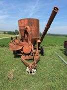 Farmhand Feedmaster Feed Wagon H805-A Model