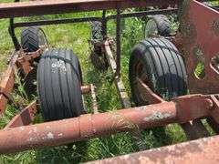 International 400 6-Row Planter