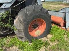 Allis Chalmers Gleaner F Combine