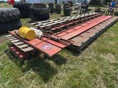 Truck bed with metal floor and sides
