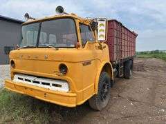 Ford 900 Grain Truck with Westerfield Auger