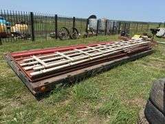 Truck bed with metal floor and sides