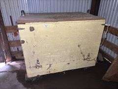 Large Wooden Insulated Box
