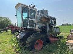 Allis Chalmers Gleaner F Combine Harvester(PARTS ONLY MACHINE)