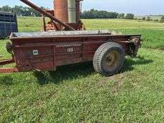 International 155 Manure Spreader