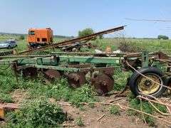 John Deere Plow - 6 Bottom