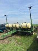 John Deere 7200 Conservation MaxEmerge 2 Planter