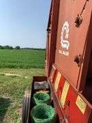 Gehl 1710 Roll Baler (big baler)