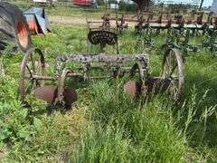 John Deere 2 Row lister pull type with iron wheels