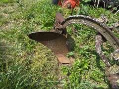 John Deere 2 Row lister pull type with iron wheels