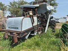 Allis Chalmers Gleaner F Combine Harvester(PARTS ONLY MACHINE)