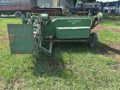 John Deere 14T Square Baler with Manual