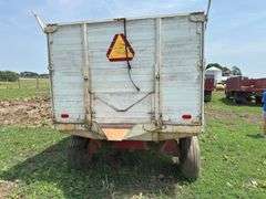 Heider Farm Wagon with Midwest M-10 Hoist out of Carroll Iowa