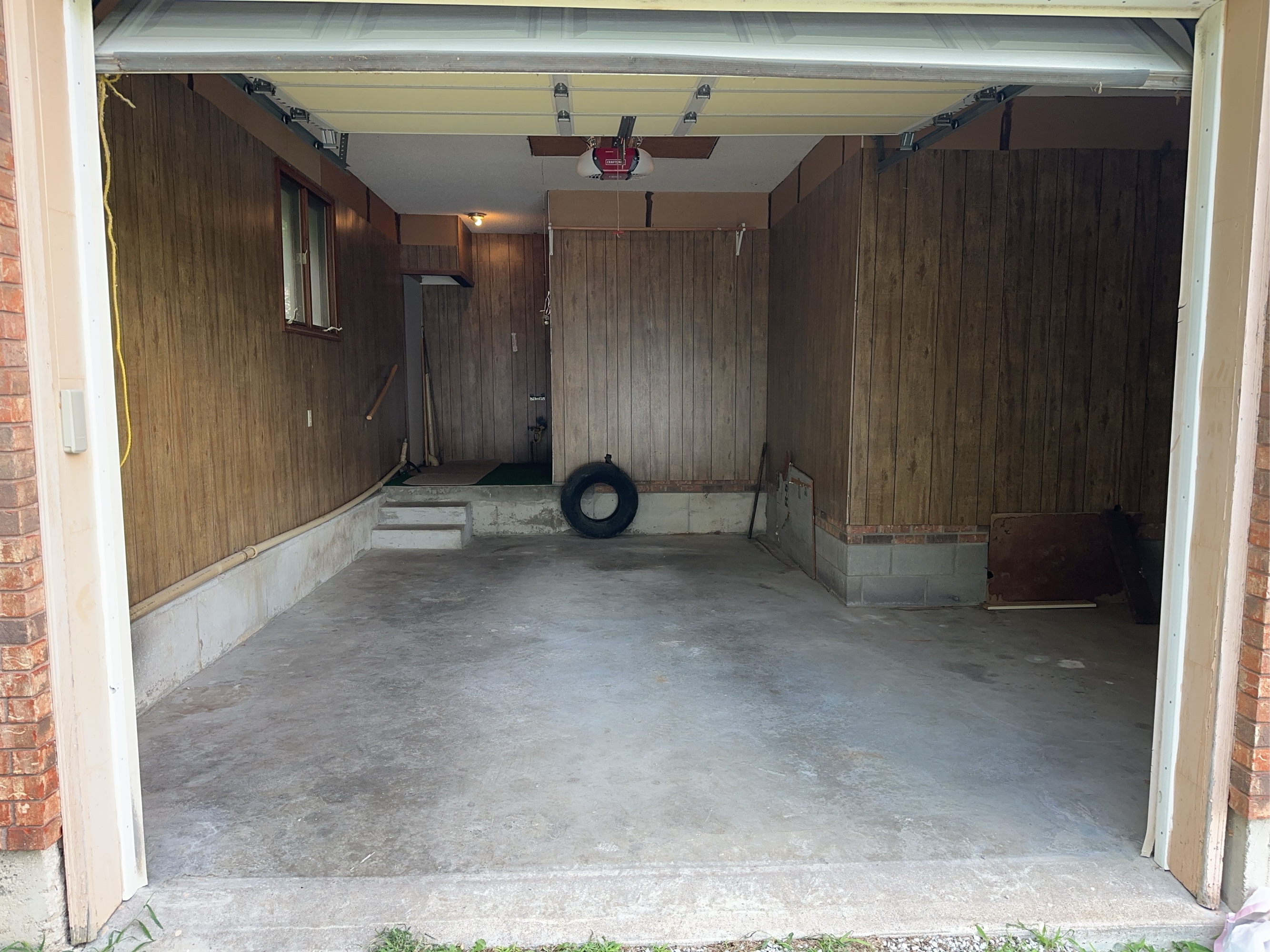 Lot image 111