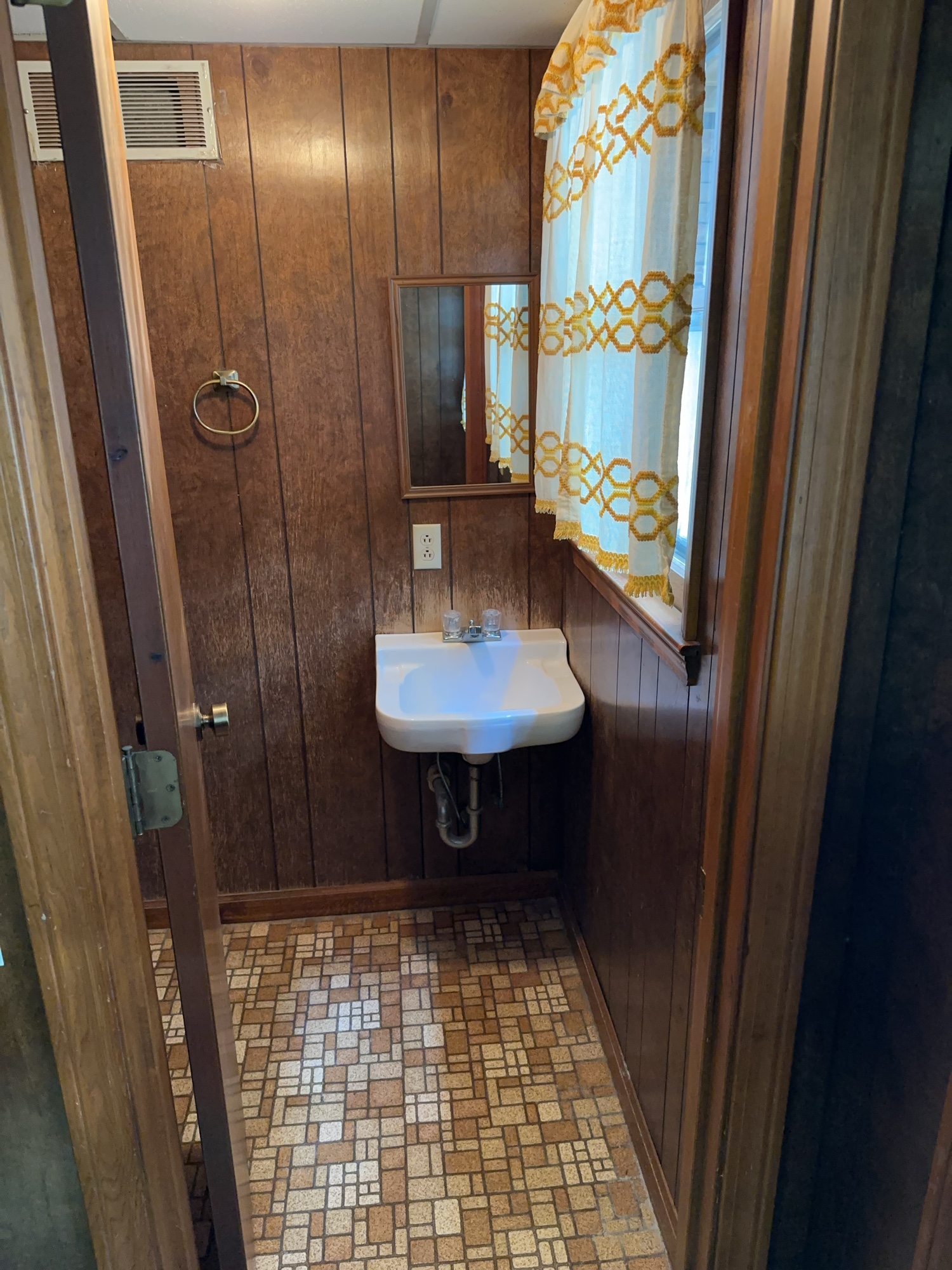 Lot image 108