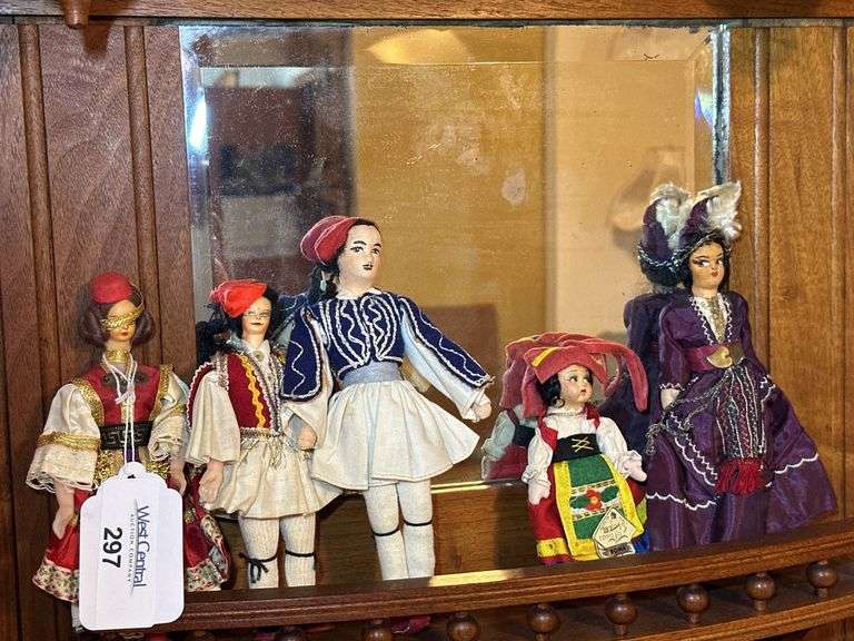 Souvenir Dolls image