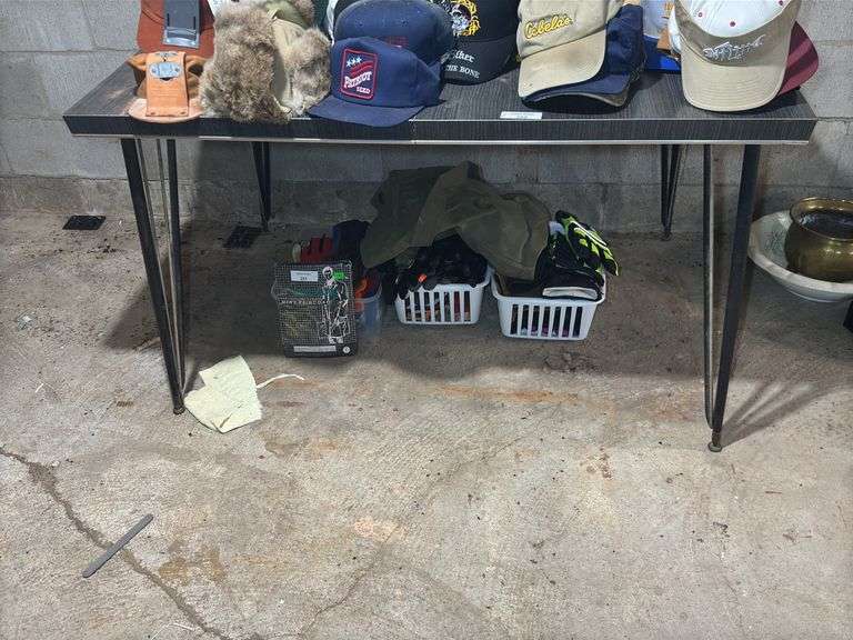 Modern Style Table TABLE ONLY NO CONTENTS image