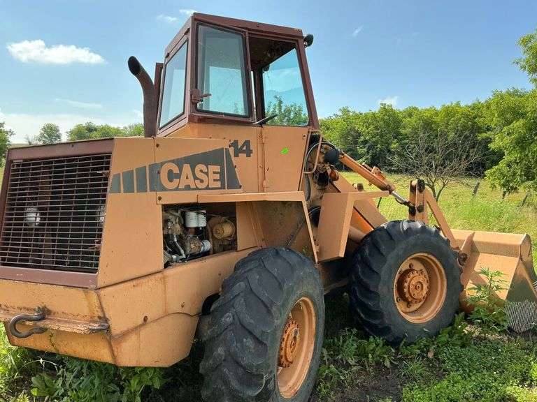 1980 Case W14 Wheel Loader (Does not run, Issue with head gasket, per owner) image