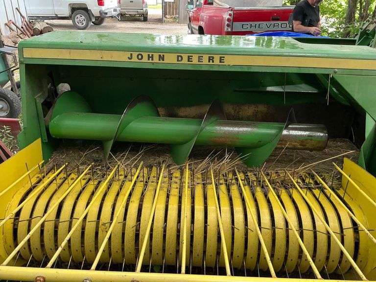 John Deere 337 Hay Baler