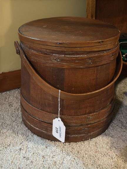 Wooden Lidded Bucket with Handle image