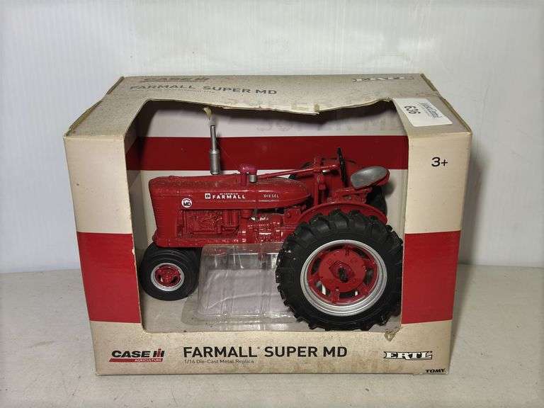 Ertl Farmall Super MD 1/16 Die-Cast Metal Replica Tractor in Box image
