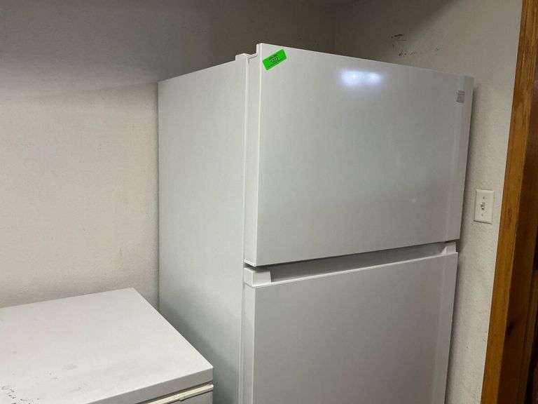 Kenmore Top Freezer Refrigerator image