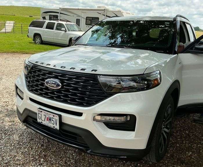 2023 White Ford Explorer SUV. Does have a title.