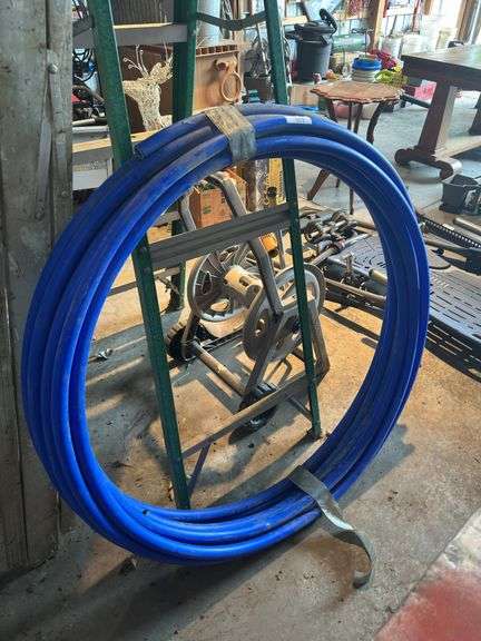 Coil of Blue 1" CRESLINE CE Blue CTS SDR 9 PE 3608 200 PSI Water At 73 Degree Pipe image