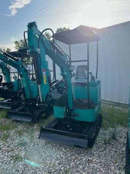 Mini Excavator  H15R image