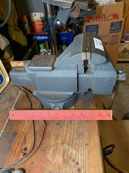 Craftsman 5 1/2" Bench Vise image
