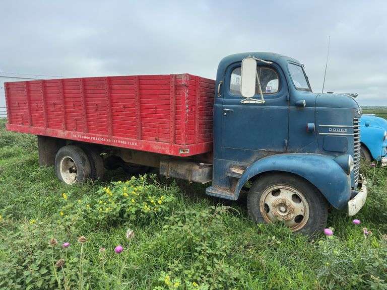 1943 Dodge grain truck image