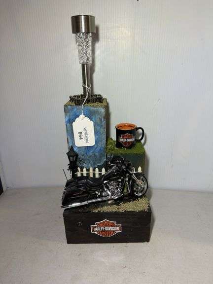 Harley-Davidson Motorcycle Diorama with Solar Light image