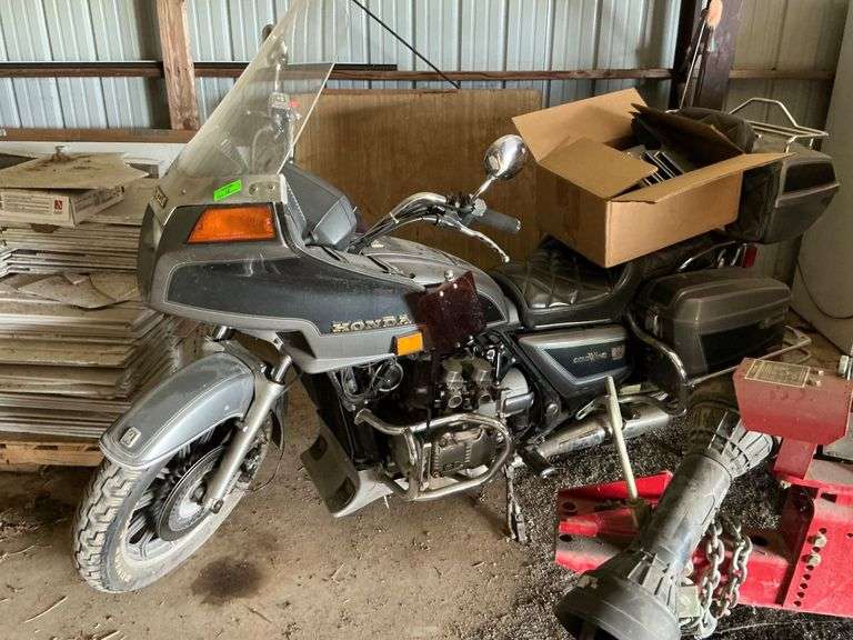 Honda Goldwing 1100 1983 Does not run, needs carb work