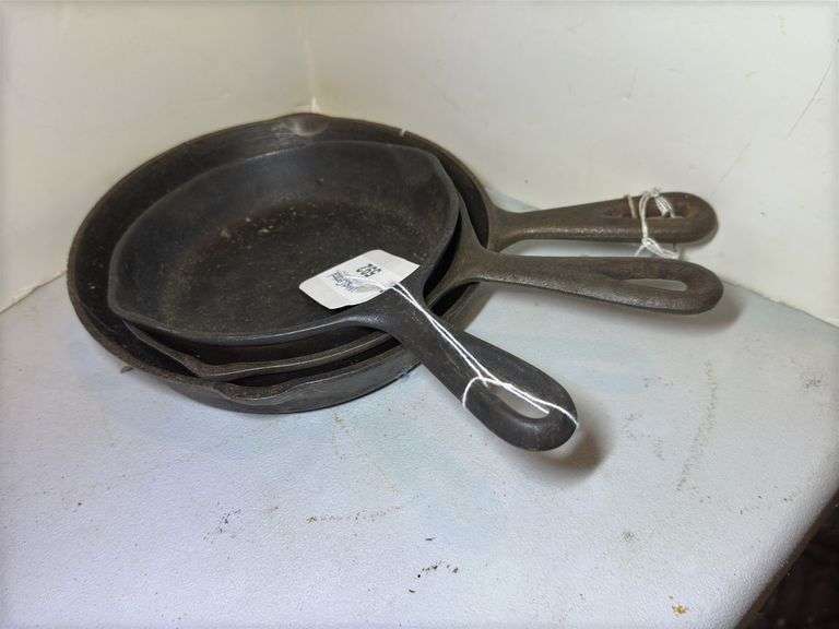 Cast Iron Skillet Set of Three image