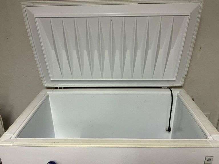 Chest Freezer image