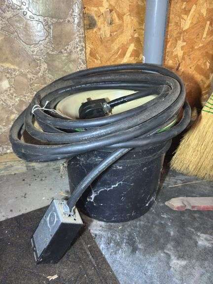 Coleman 8-3 SEOW 600V Cable with Leviton 50A-250V Plug image