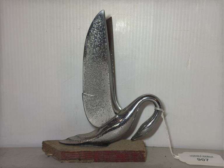 Swan Hood Ornament image