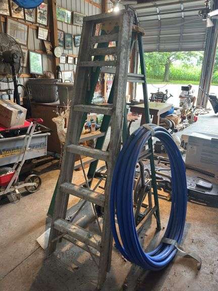 6ft Aluminum Step Ladder image