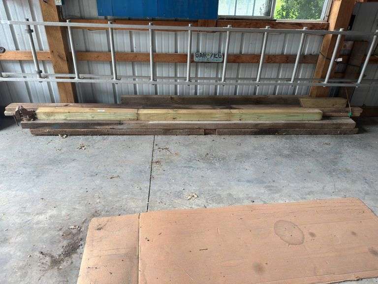 Lumber and Columbia 3 1/2 Bench Vise image