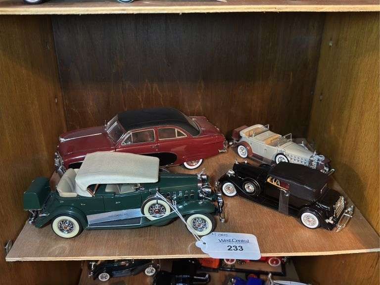 Diecast Classic Car Models image